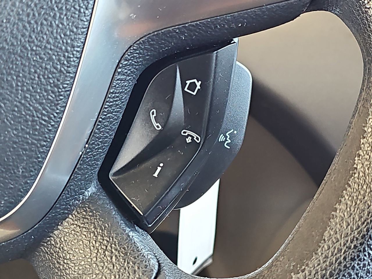 Used 2014 Ford Escape SE w/ Equipment Group 201A FWD image 25