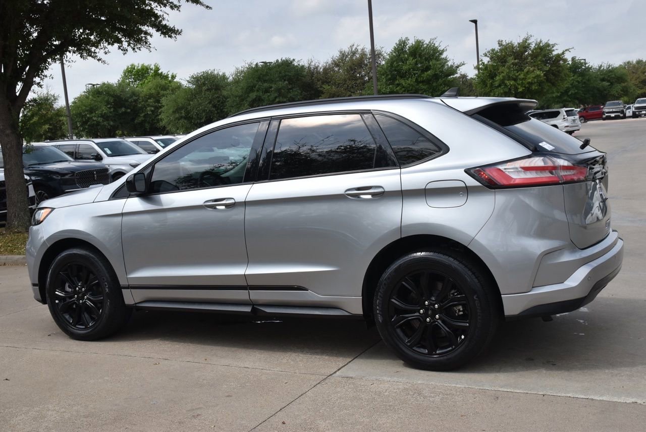 Certified 2023 Ford Edge SE w/ Black Appearance Package image 11