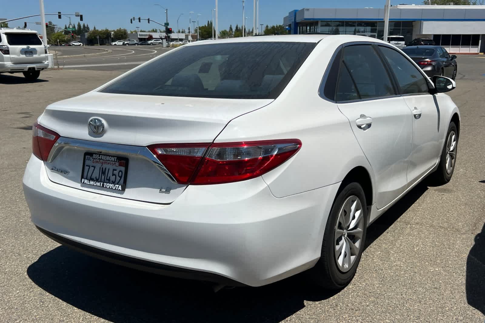 Used 2017 Toyota Camry LE FWD image 4