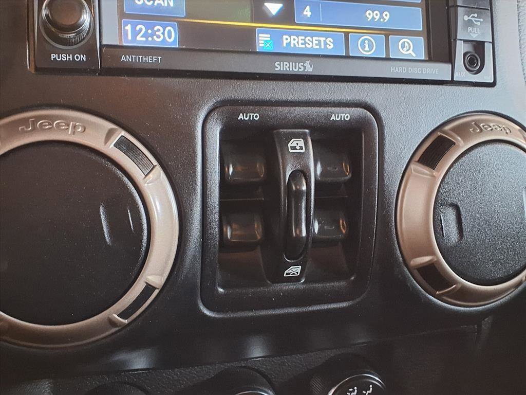 Used 2017 Jeep Wrangler 75th Anniversary image 20