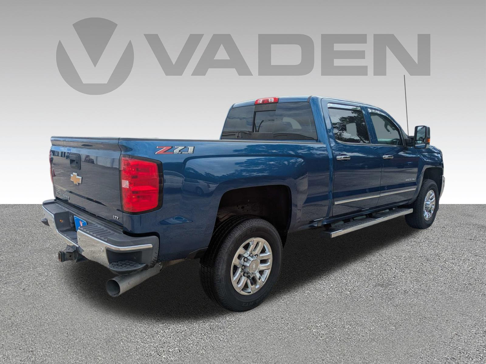 Used 2018 Chevrolet Silverado 2500 LTZ w/ Duramax Plus Package AWD/4WD image 22