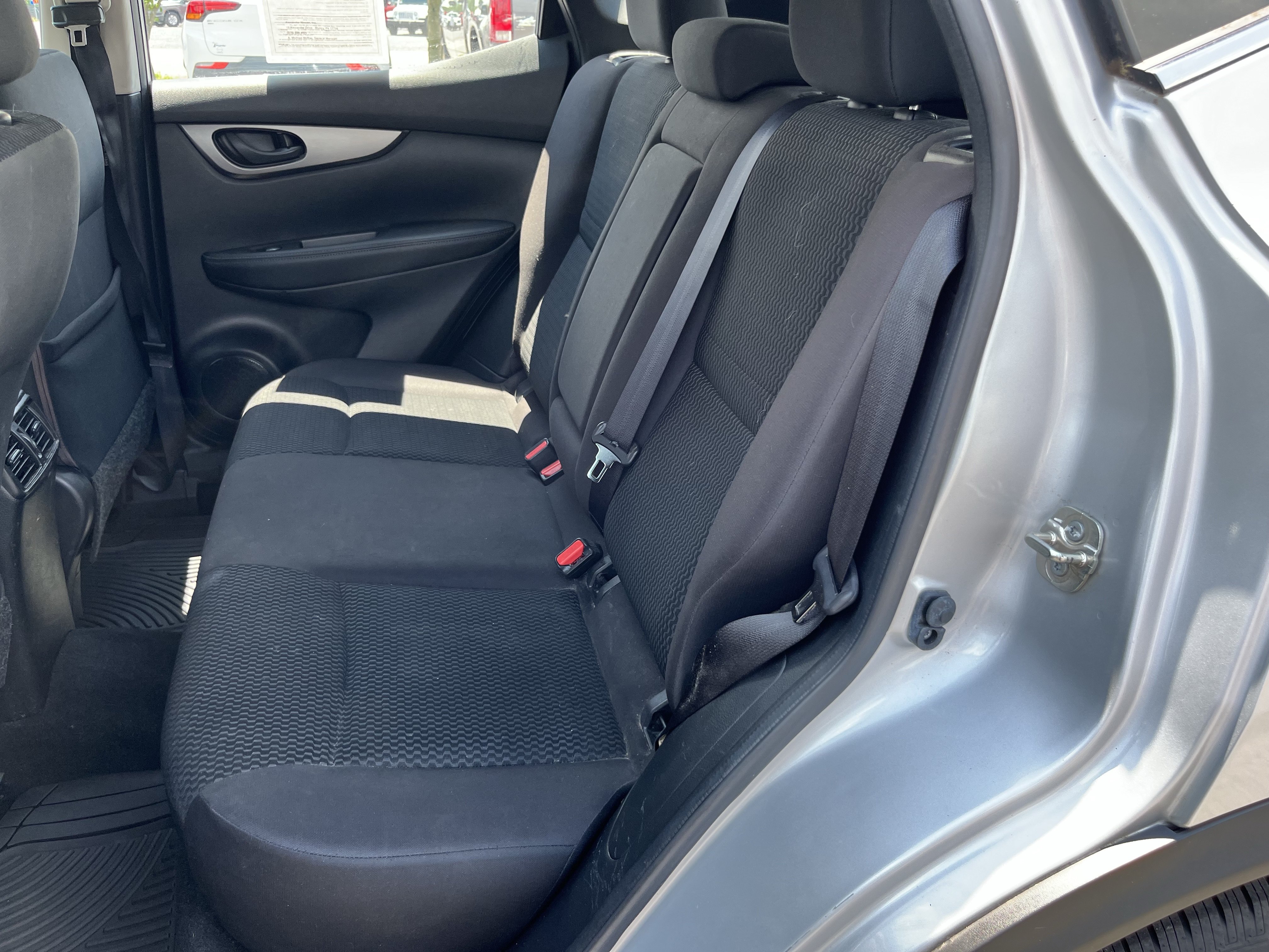 Used 2018 Nissan Rogue Sport S AWD/4WD image 17
