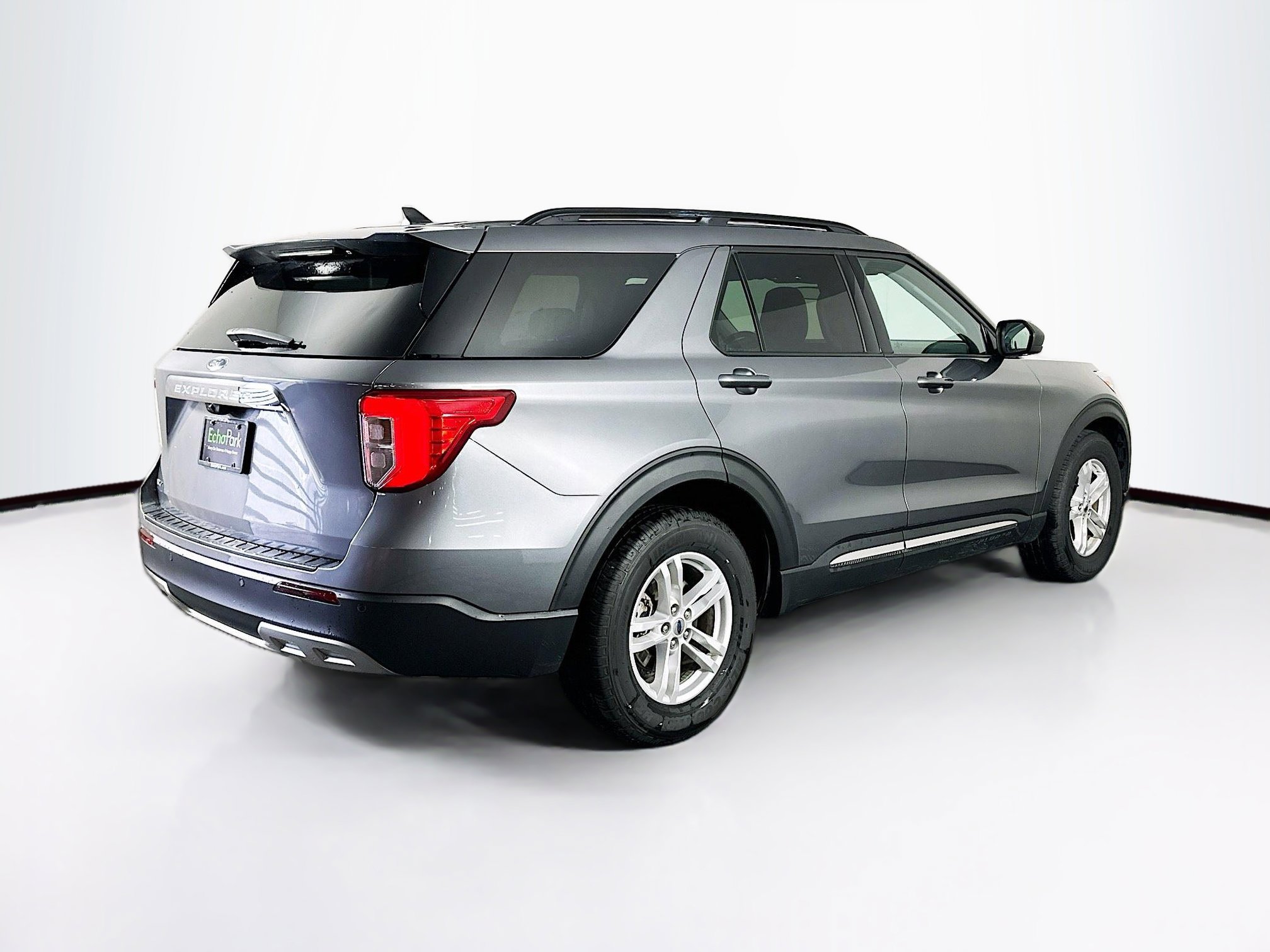 Used 2024 Ford Explorer XLT w/ Equipment Group 202A image 9