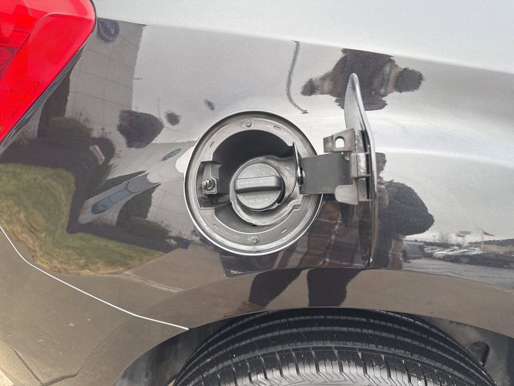 Used 2015 Chevrolet Equinox LT w/ Driver Convenience Package image 10