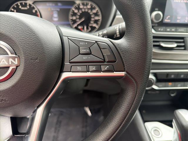 Used 2024 Nissan Altima 2.5 SV FWD image 15