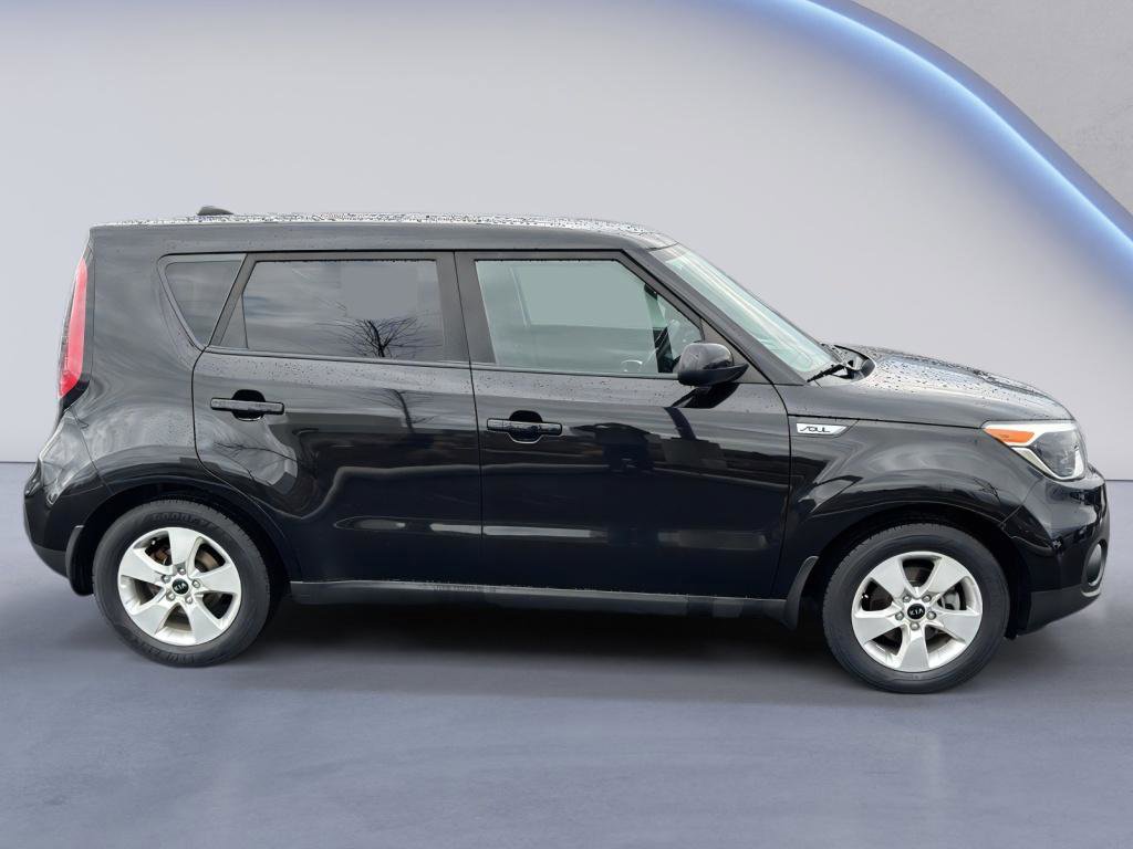 Used 2017 Kia Soul w/ Convenience Package image 2