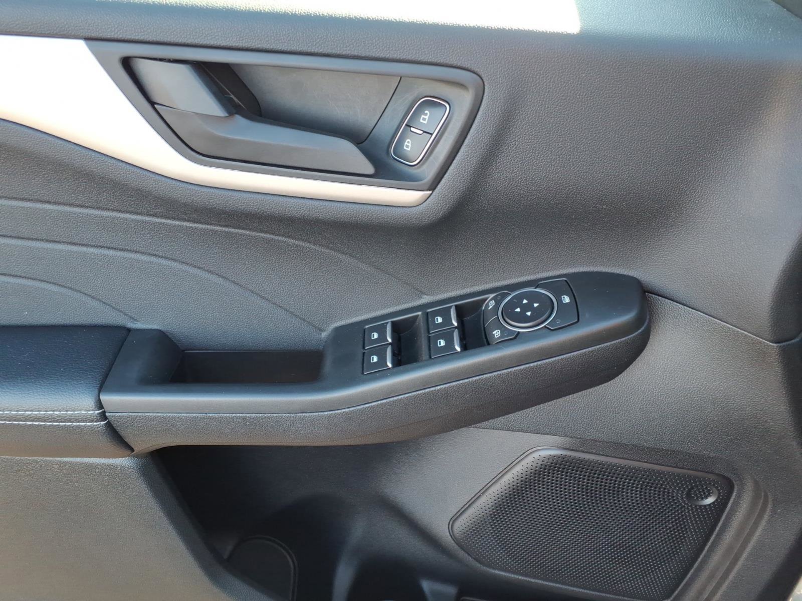 Used 2022 Ford Escape SE w/ Convenience Package image 19