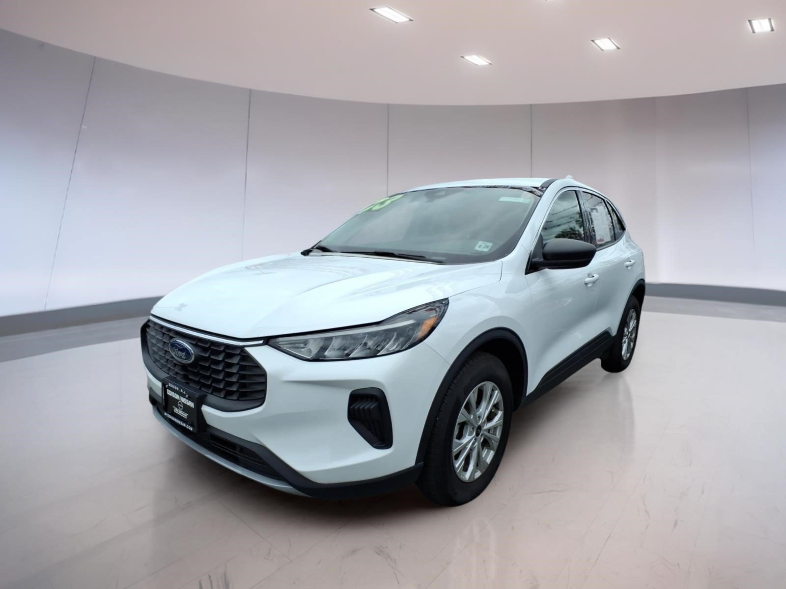 Used 2023 Ford Escape Active AWD/4WD image 2