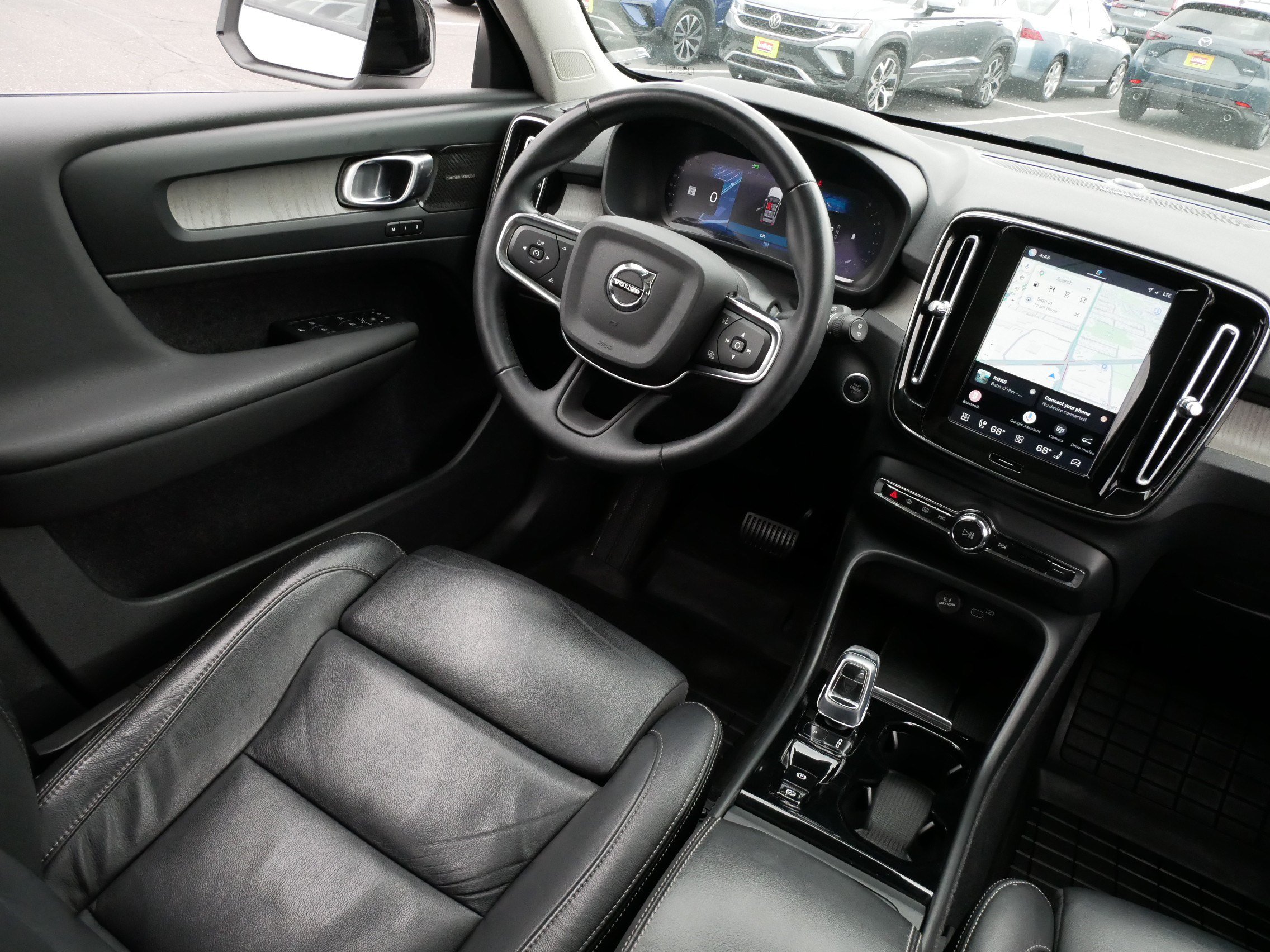Used 2023 Volvo XC40 B5 Ultimate w/ Climate Package AWD/4WD image 9