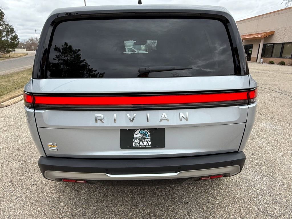 Used 2024 Rivian R1S Adventure image 4