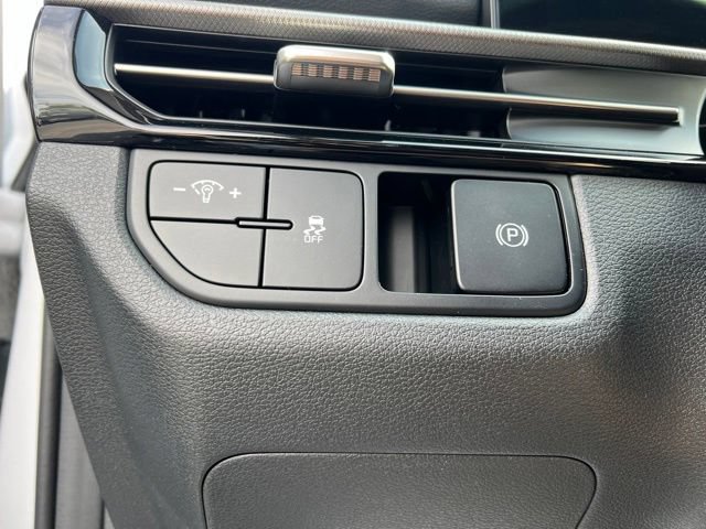 Certified 2026 Kia Sportage LX FWD image 11