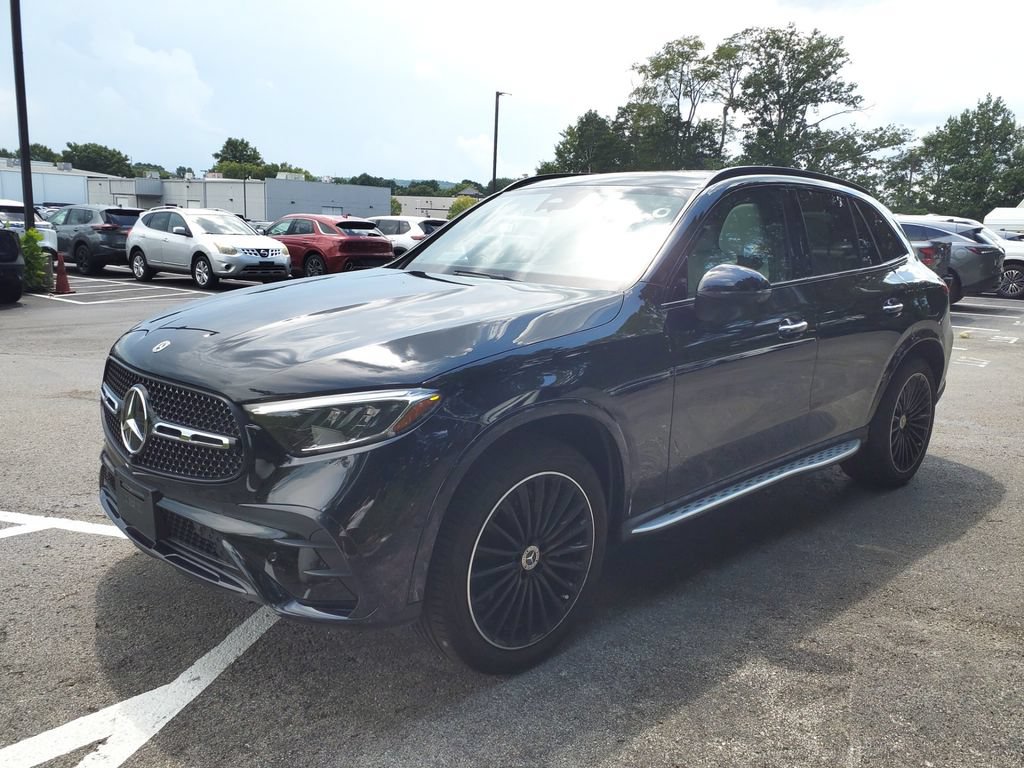 Certified 2025 Mercedes-Benz GLC 350e 4MATIC image 3