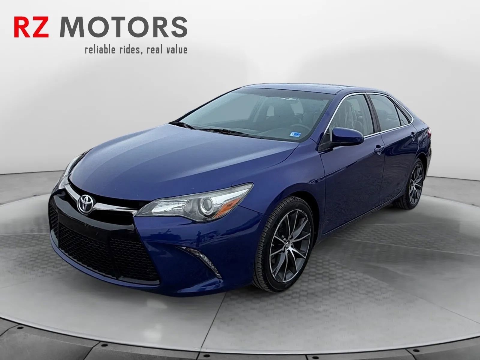 Used 2015 Toyota Camry XSE image 1