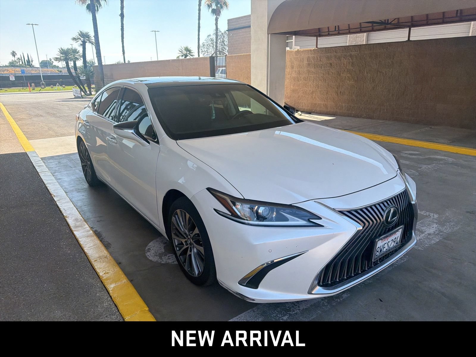 Used 2021 Lexus ES 350 w/ Premium Package FWD image 3