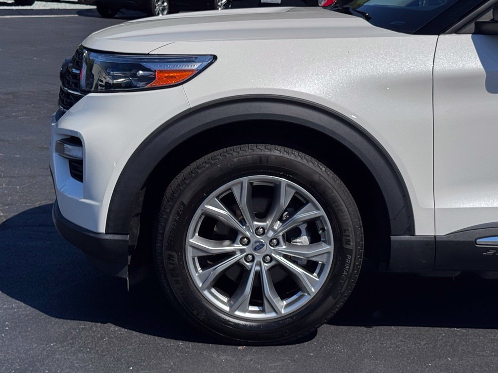 Used 2022 Ford Explorer XLT w/ Equipment Group 202A AWD/4WD image 36