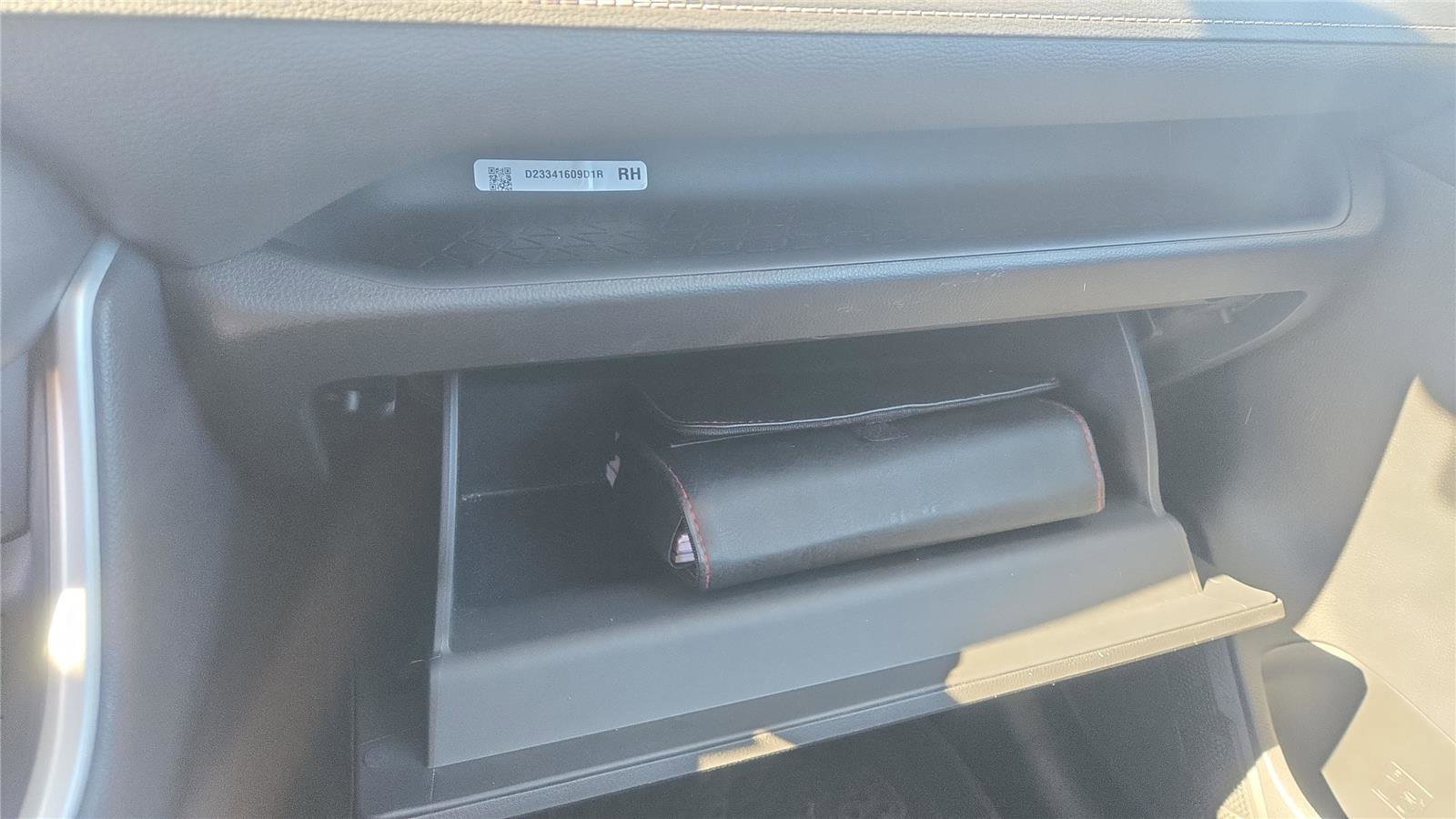 Used 2021 Toyota RAV4 LE image 18