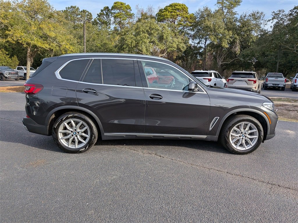 Used 2021 BMW X5 xDrive40i w/ Premium Package image 3