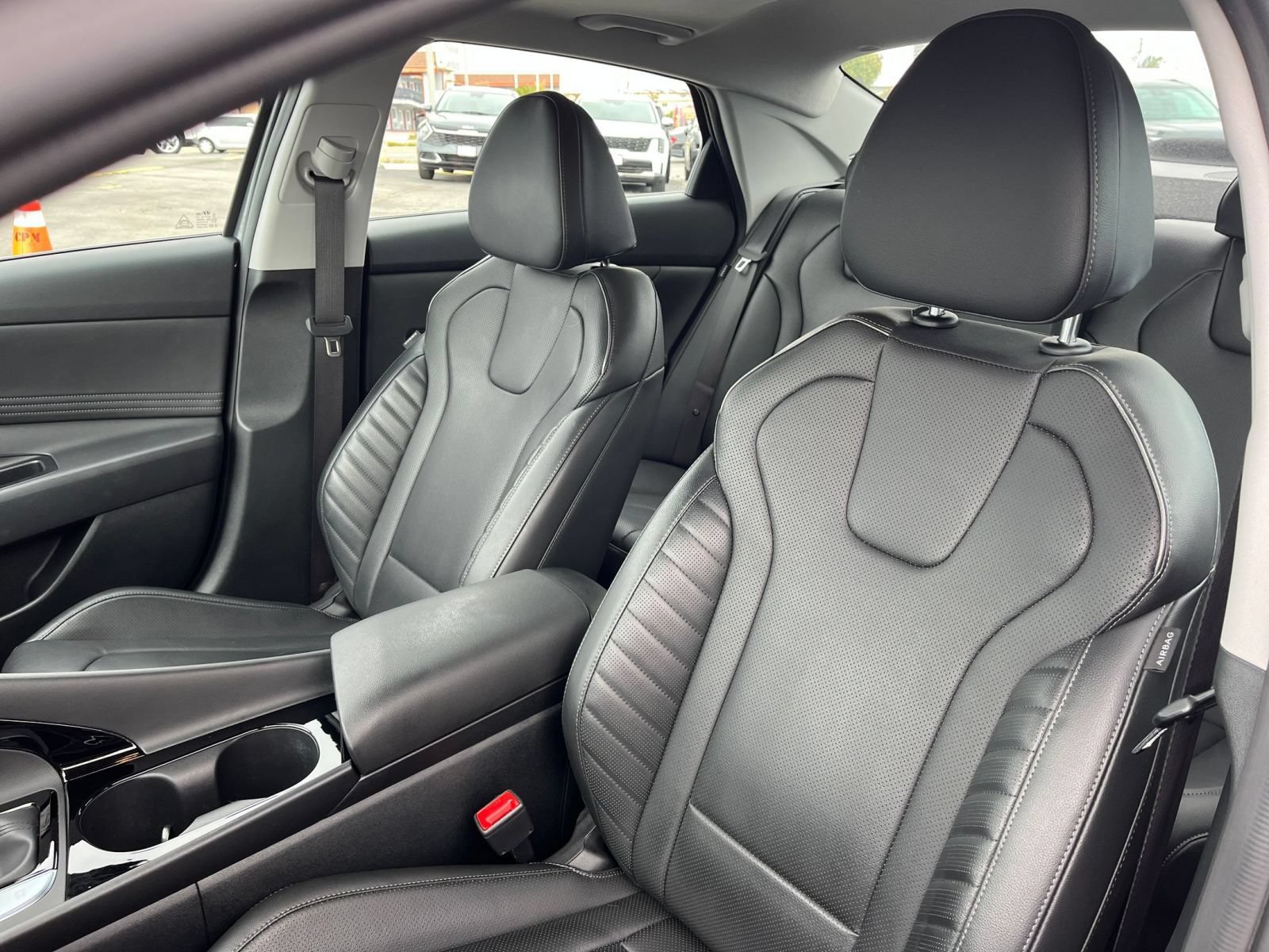 Used 2025 Hyundai Elantra Limited FWD image 37