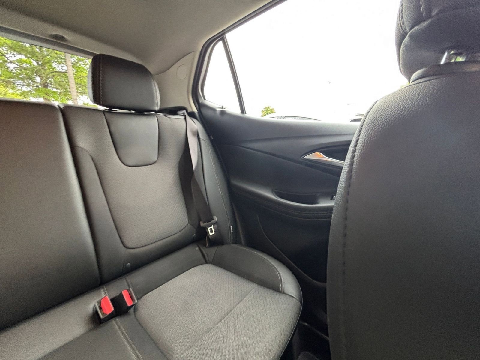 Used 2025 Buick Encore GX Preferred FWD image 38