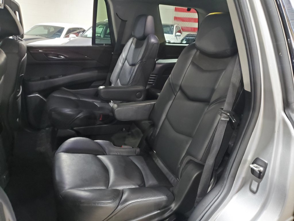 Used 2018 Cadillac Escalade Luxury RWD image 26