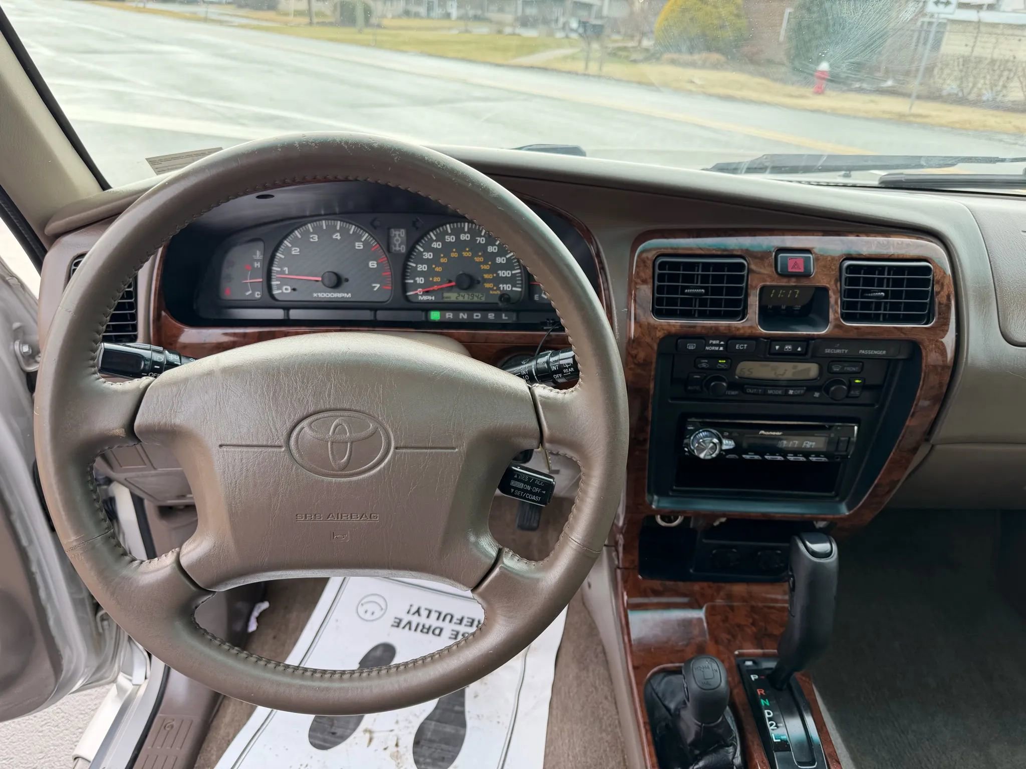 Used 2000 Toyota 4Runner Limited image 16