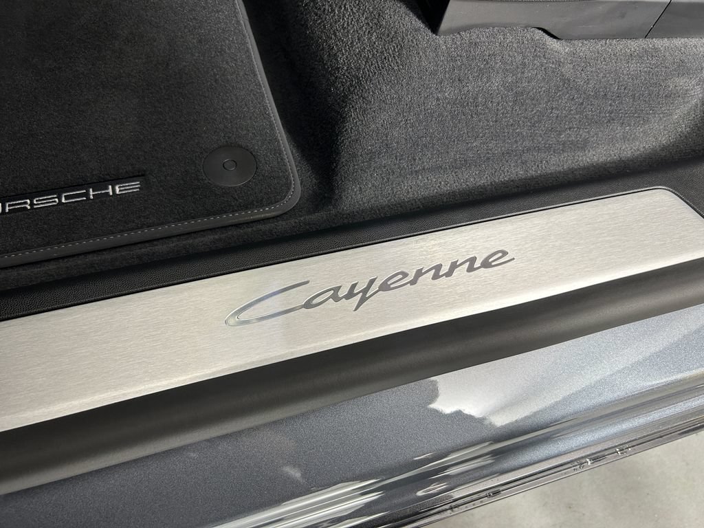 New 2026 Porsche Cayenne Electric AWD/4WD image 15