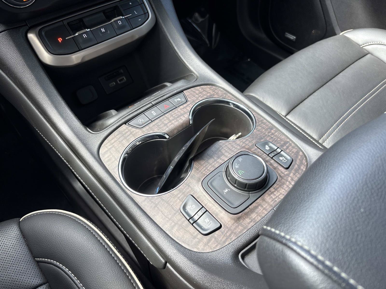 Used 2023 GMC Acadia Denali w/ Denali Technology Package FWD image 26