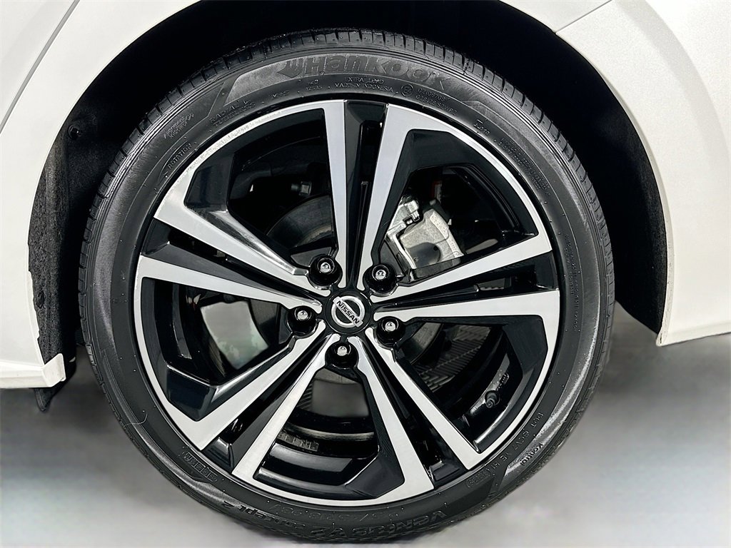 Used 2022 Nissan Sentra SR w/ Trunk Package image 27