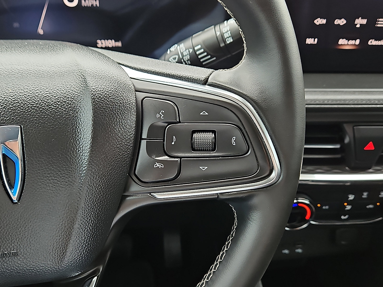 Used 2025 Buick Encore GX Preferred FWD image 18
