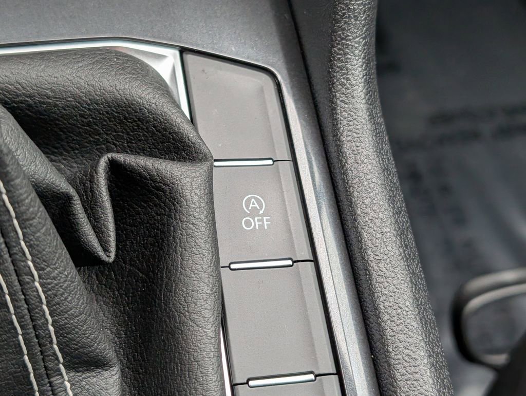 Used 2023 Volkswagen Tiguan SE image 25