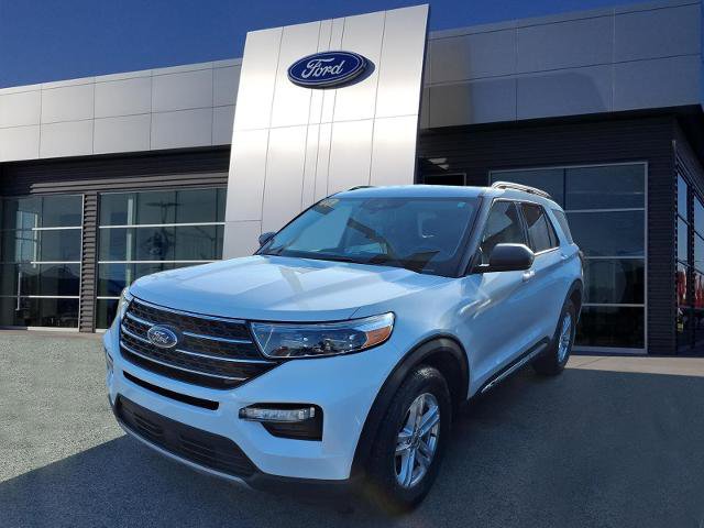 Certified 2023 Ford Explorer XLT w/ Equipment Group 202A image 4