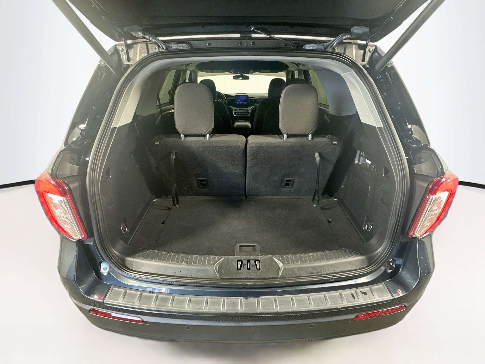Used 2022 Ford Explorer XLT RWD image 28