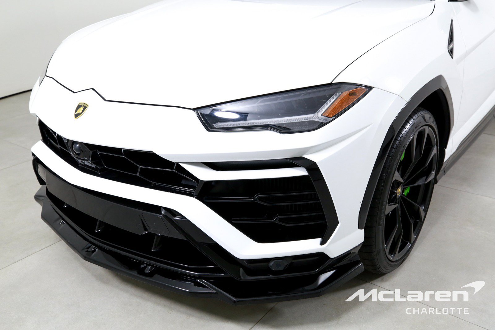Used 2022 Lamborghini Urus AWD/4WD image 39
