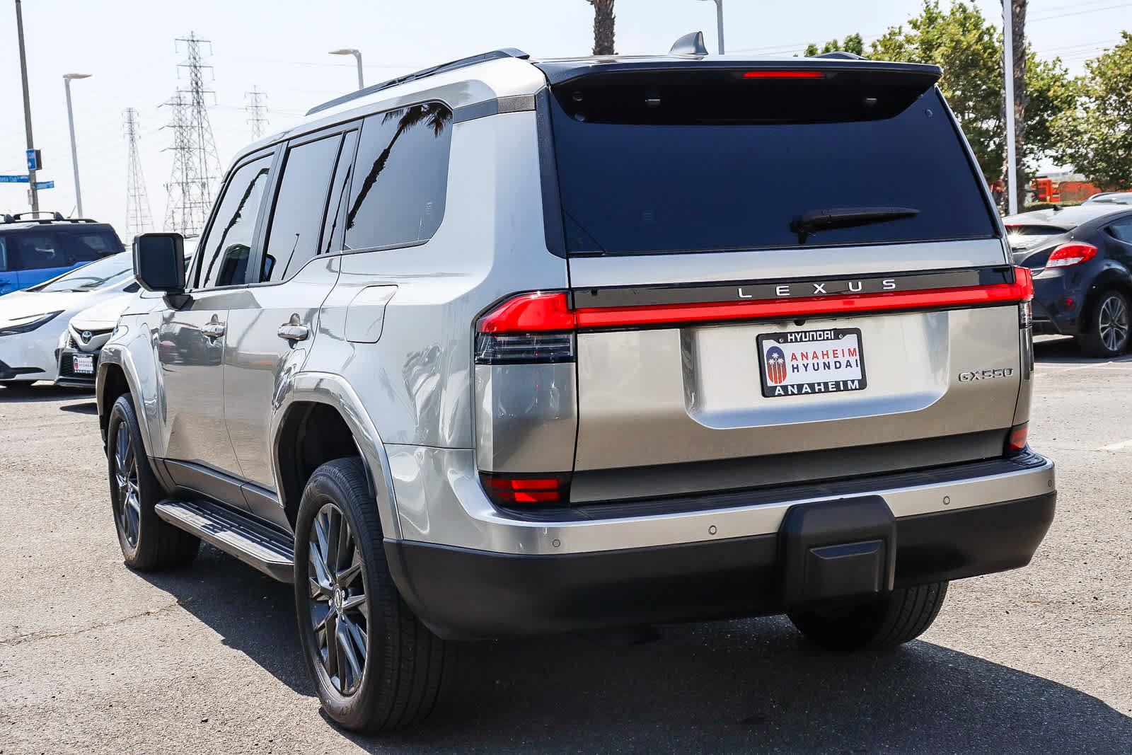 Used 2024 Lexus GX 550 w/ Cold Area Package AWD/4WD image 9