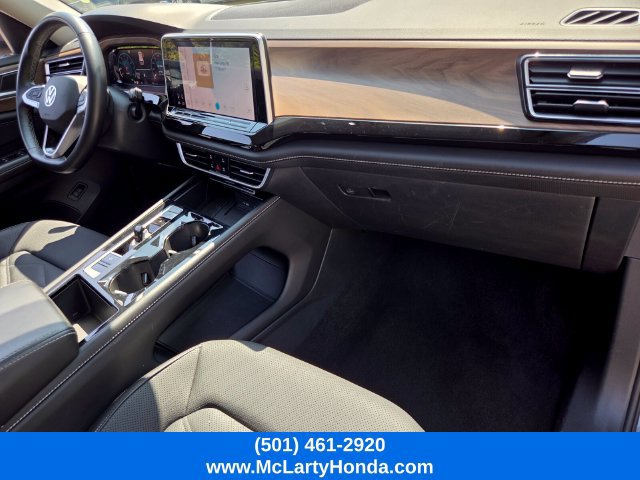 Used 2025 Volkswagen Atlas SE AWD/4WD image 16