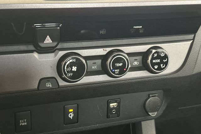 Used 2017 Toyota Tacoma TRD Sport image 21