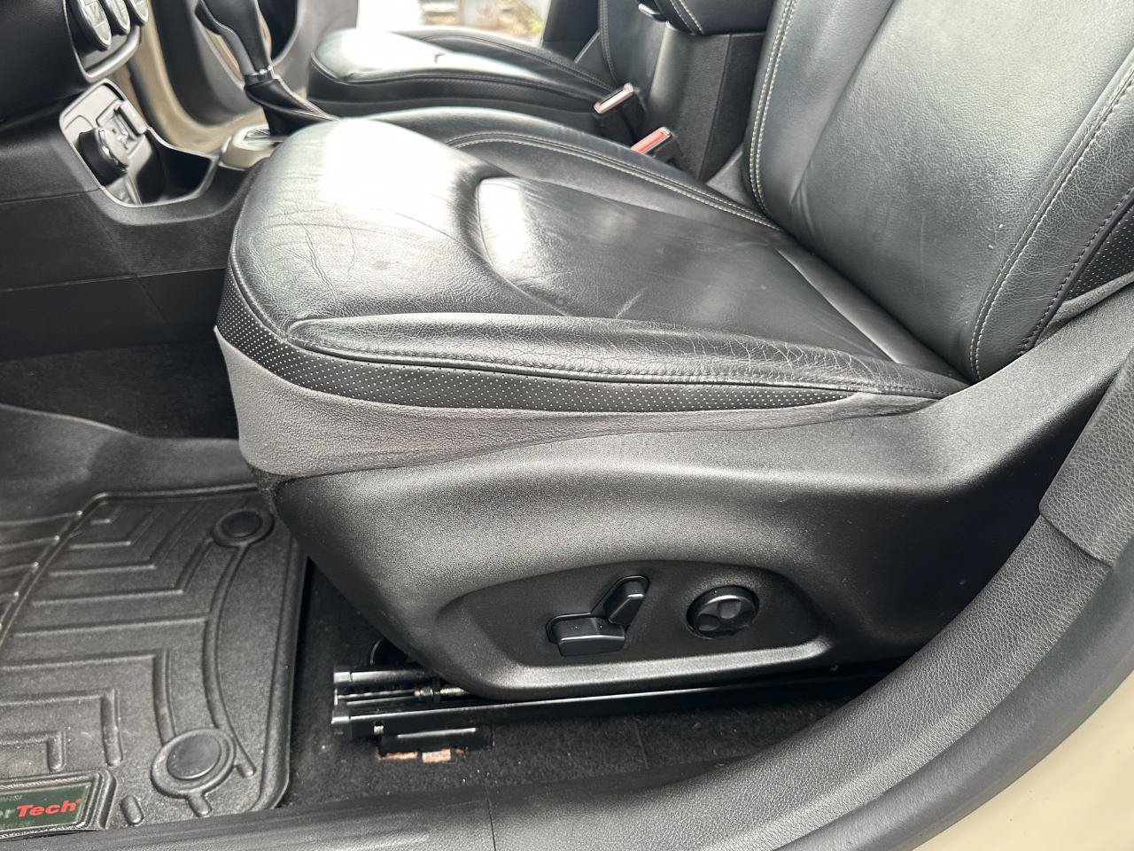 Used 2015 Jeep Renegade Limited AWD/4WD image 26