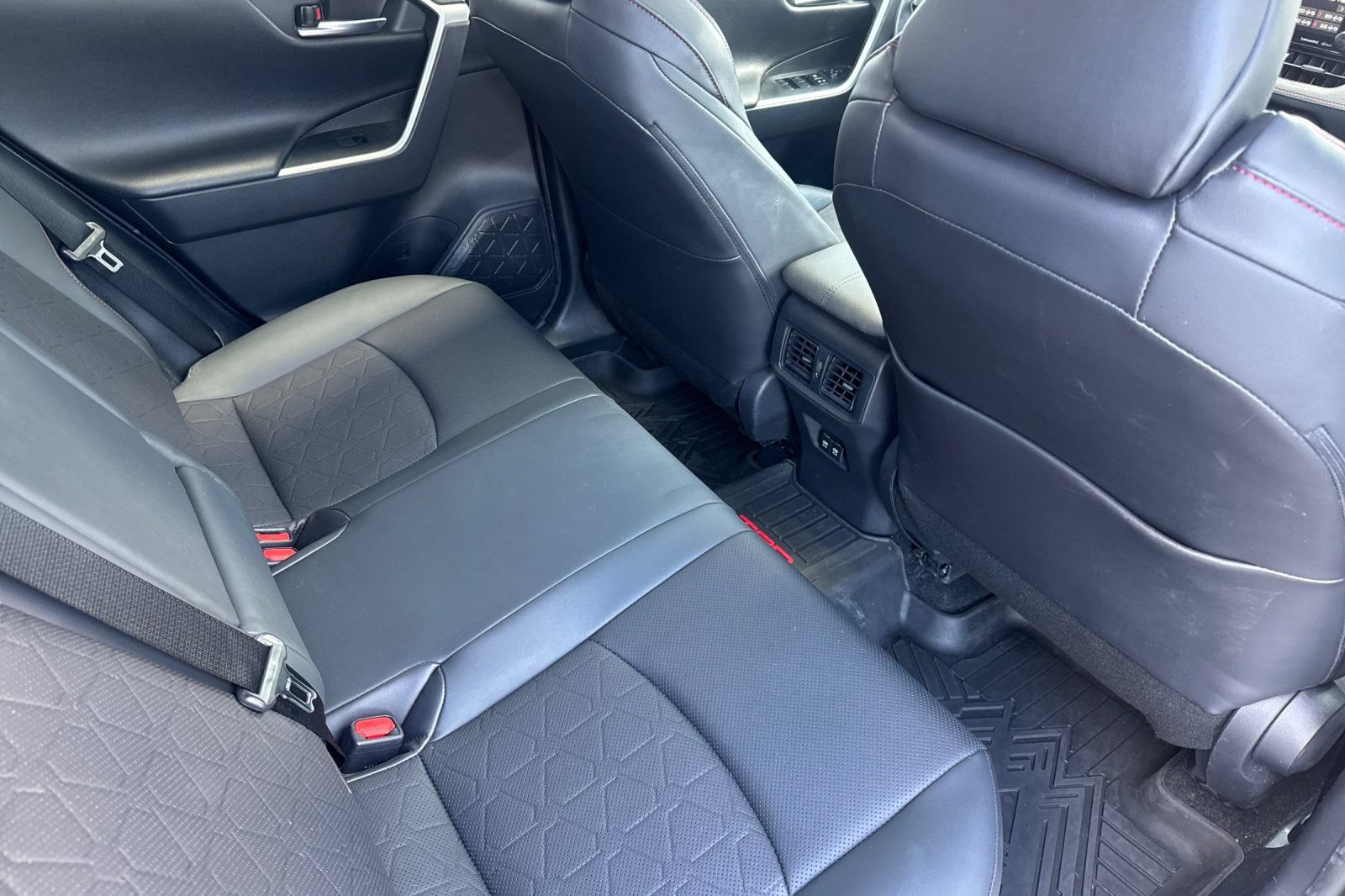 Used 2020 Toyota RAV4 TRD Off-Road w/ TRD Off-Road Weather Package AWD/4WD image 19