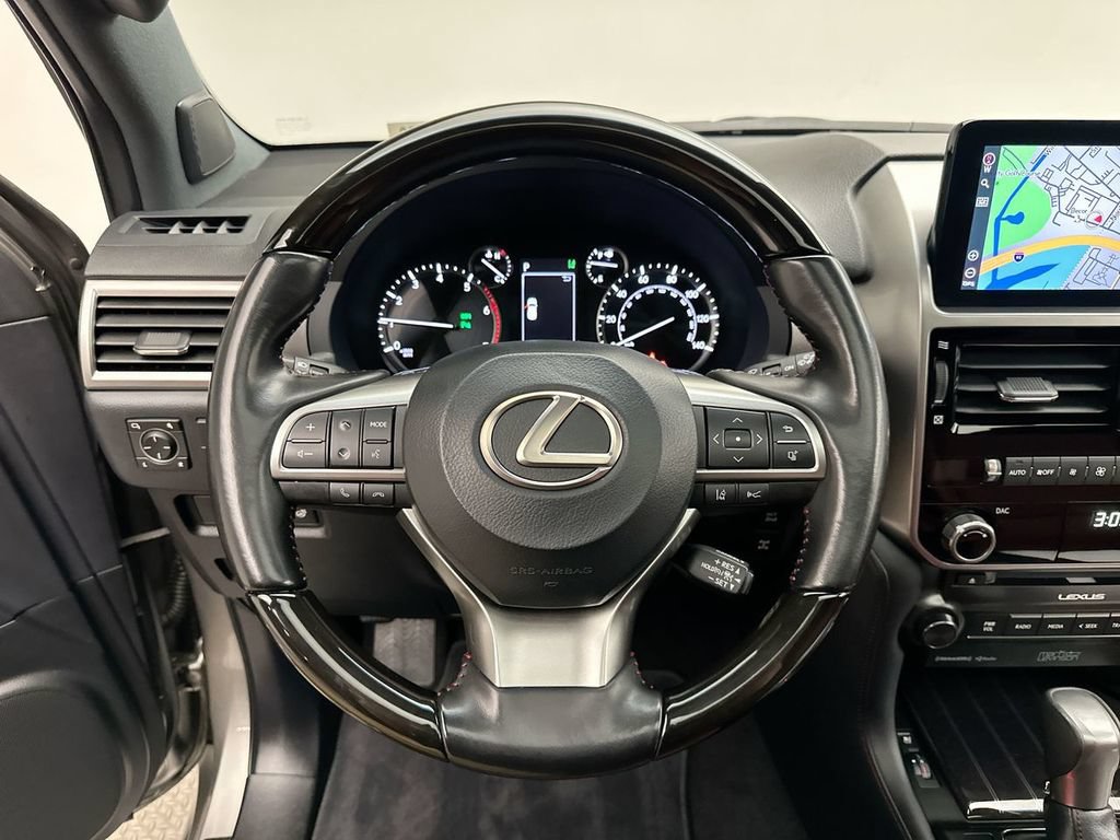 Used 2023 Lexus GX 460 Premium w/ Accessory Package AWD/4WD image 31