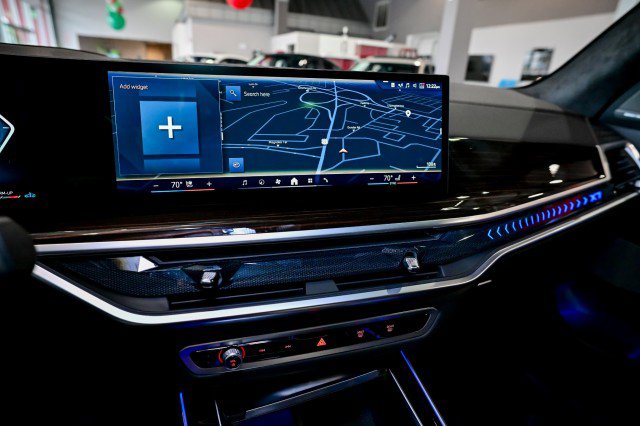 Used 2024 BMW X7 xDrive40i w/ M Sport Package image 37