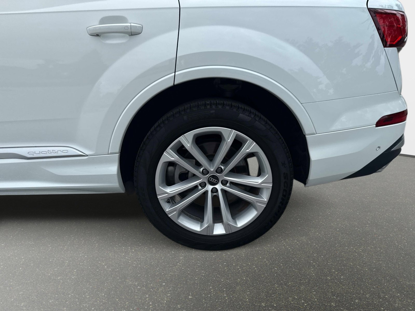 Used 2025 Audi Q7 3.0T Premium Plus AWD/4WD image 10