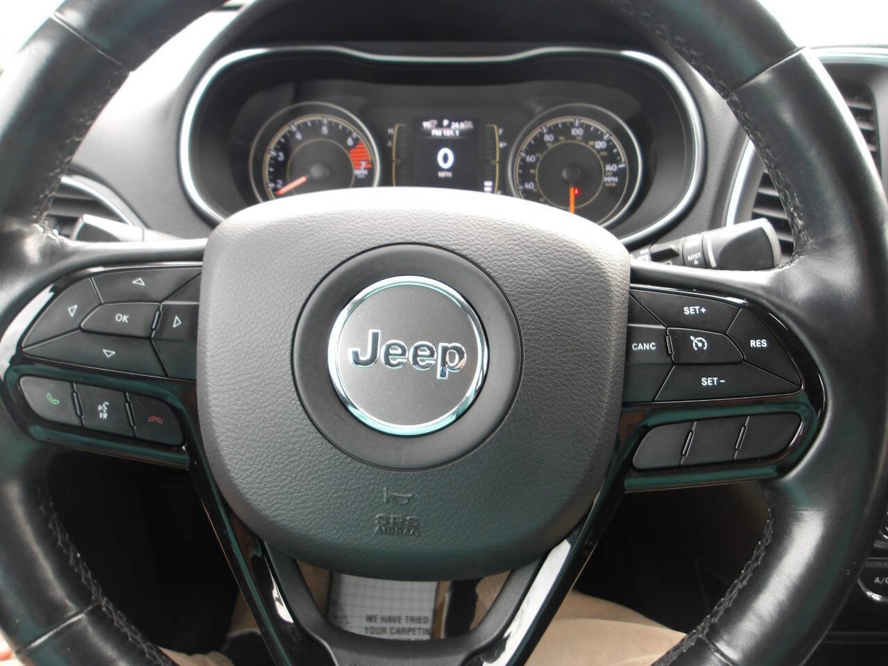 Used 2020 Jeep Cherokee Latitude Plus image 11