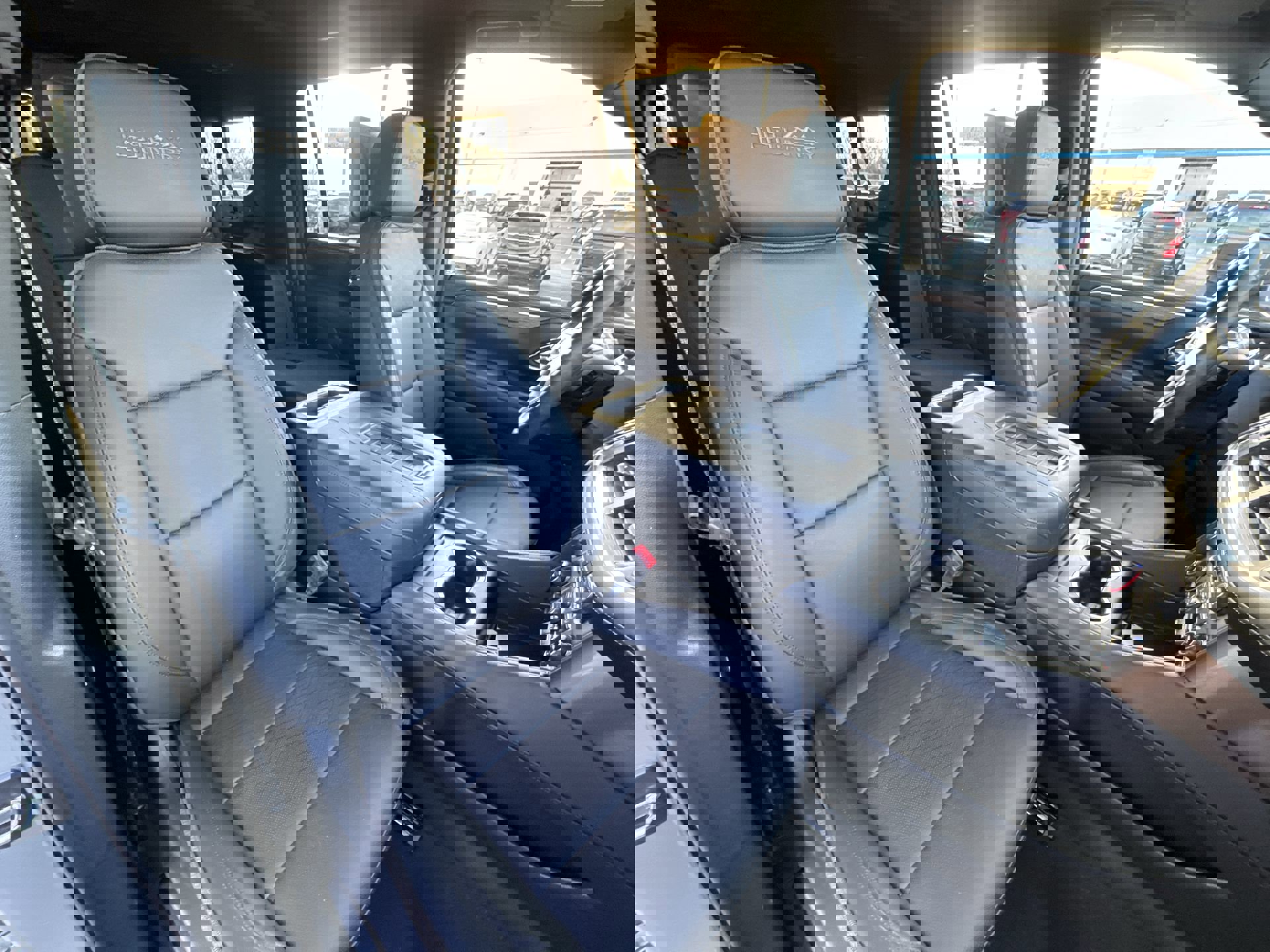 Used 2024 Chevrolet Suburban High Country w/ Advanced Technology Package image 27