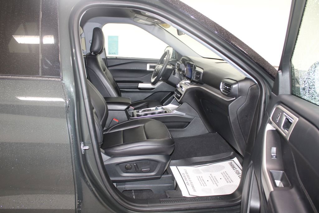 Used 2023 Ford Explorer XLT w/ Equipment Group 202A image 30