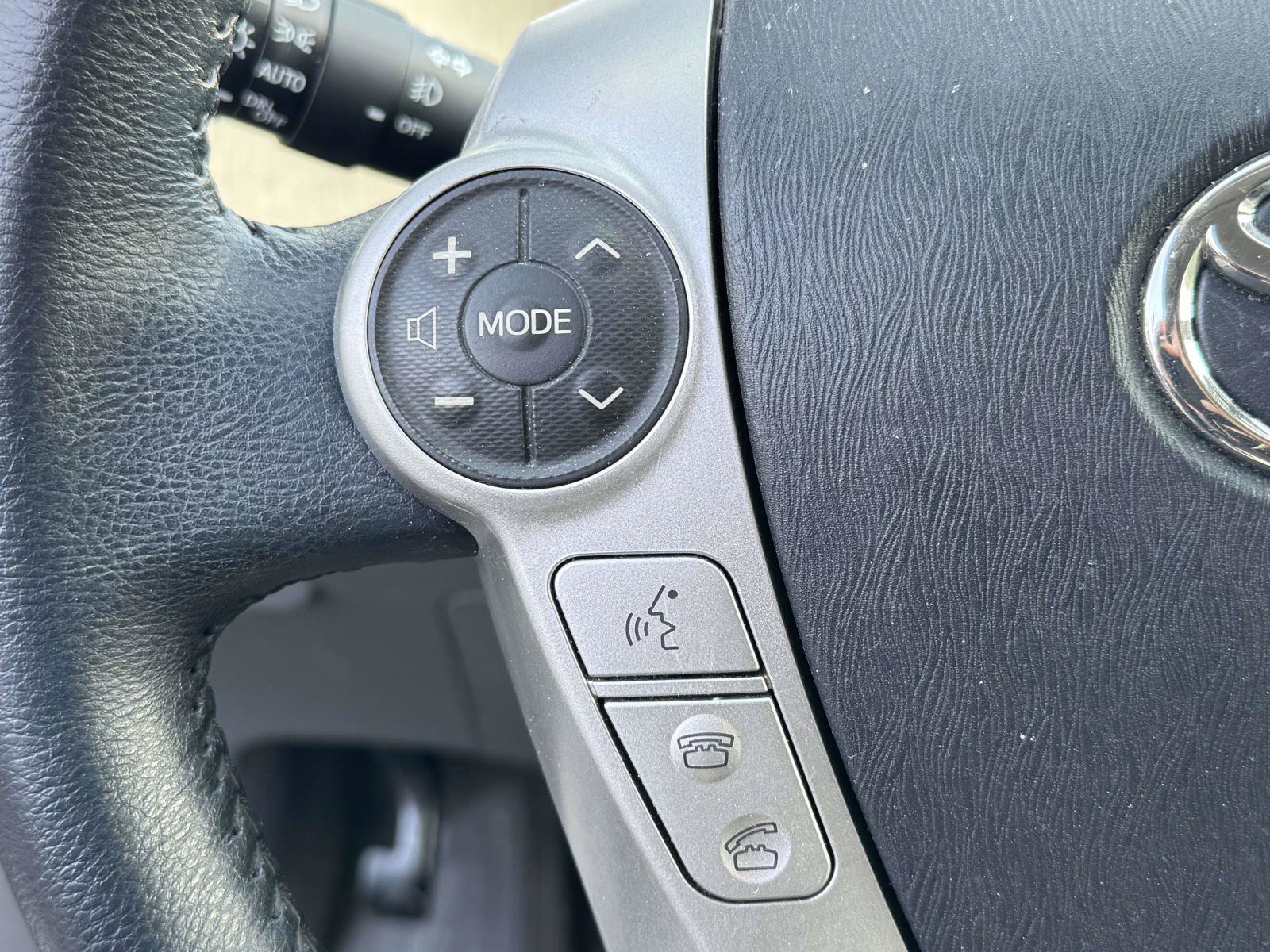 Used 2014 Toyota Prius V Five FWD image 18