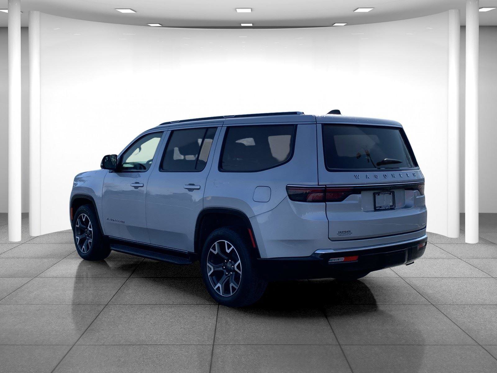 Used 2024 Jeep Wagoneer Series III image 5