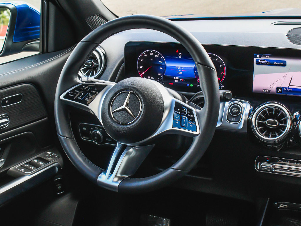 Used 2025 Mercedes-Benz GLB 250 4MATIC image 26