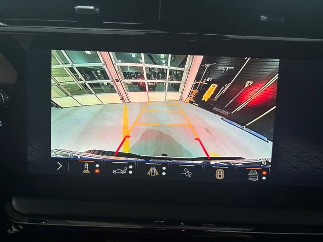 Used 2025 GMC Sierra 2500 AT4 image 23