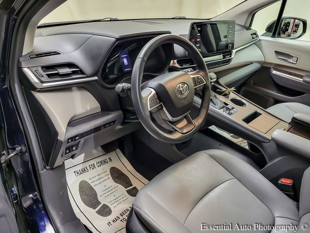 Certified 2024 Toyota Sienna XLE image 9