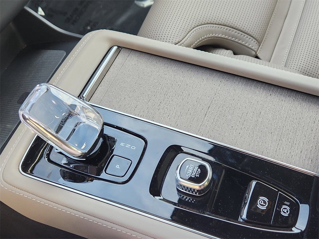 New 2026 Volvo XC90 B6 Ultra w/ Lounge Package image 17